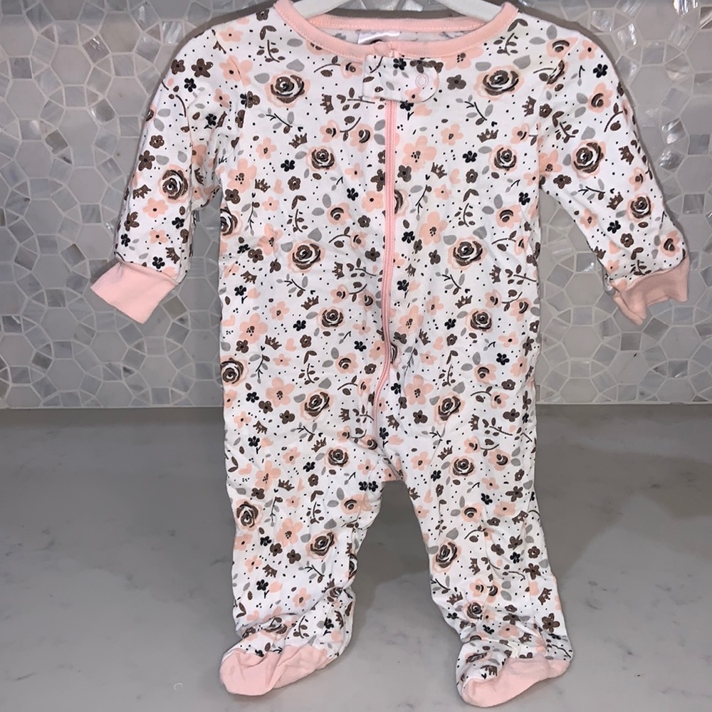 Gerber organic cotton 0-3 months baby girl onesie